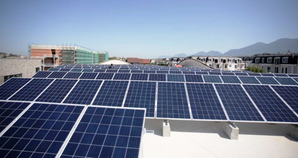 Fotovoltaiket, ERE licencoi 15 subjekte me kapacitet 227 MW ne 2022